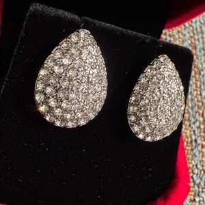 3052 Swarovski Crystal Elements post Earrings